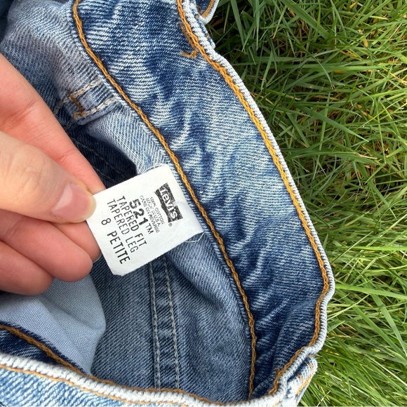 Vintage 90s Levi’s 521 Tapered Fit Petite Jeans - Made in USA - Size 8P - Picture 6 of 7